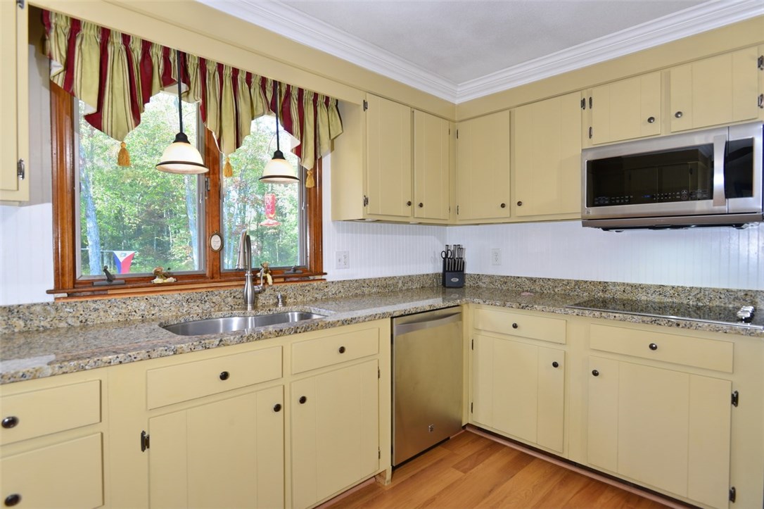 811 Chopmist Hill Road Scituate, RI 02857 - Photo 10 of 19 Gallery Image 10