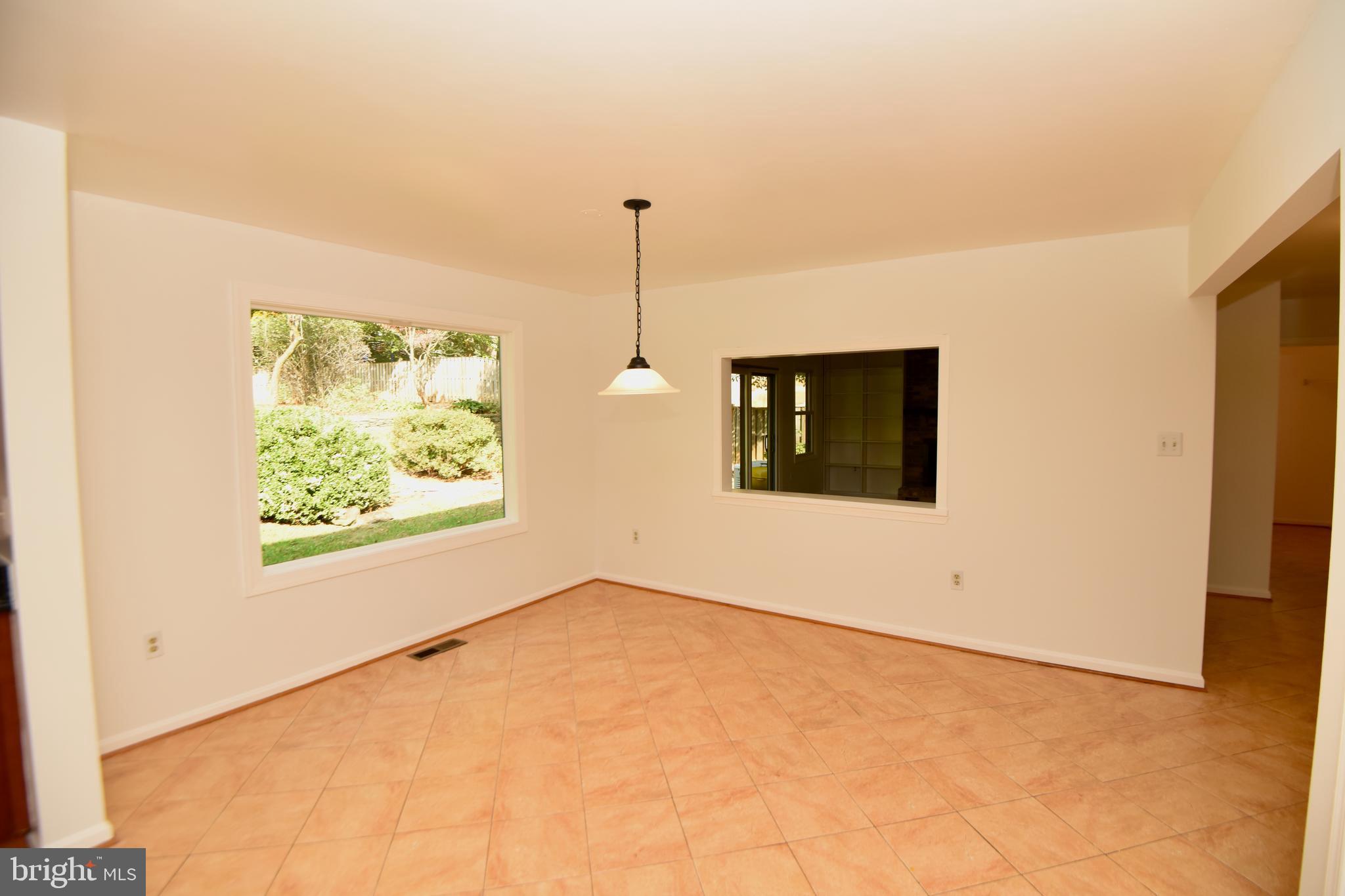735 Ridge Drive McLean, VA 22101 - Photo 11 of 37 Breakfast Room