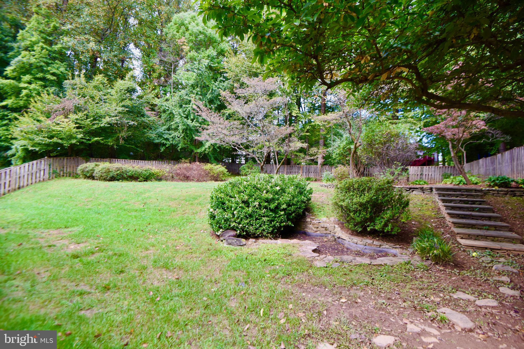 735 Ridge Drive McLean, VA 22101 - Photo 32 of 37 Rear Yard