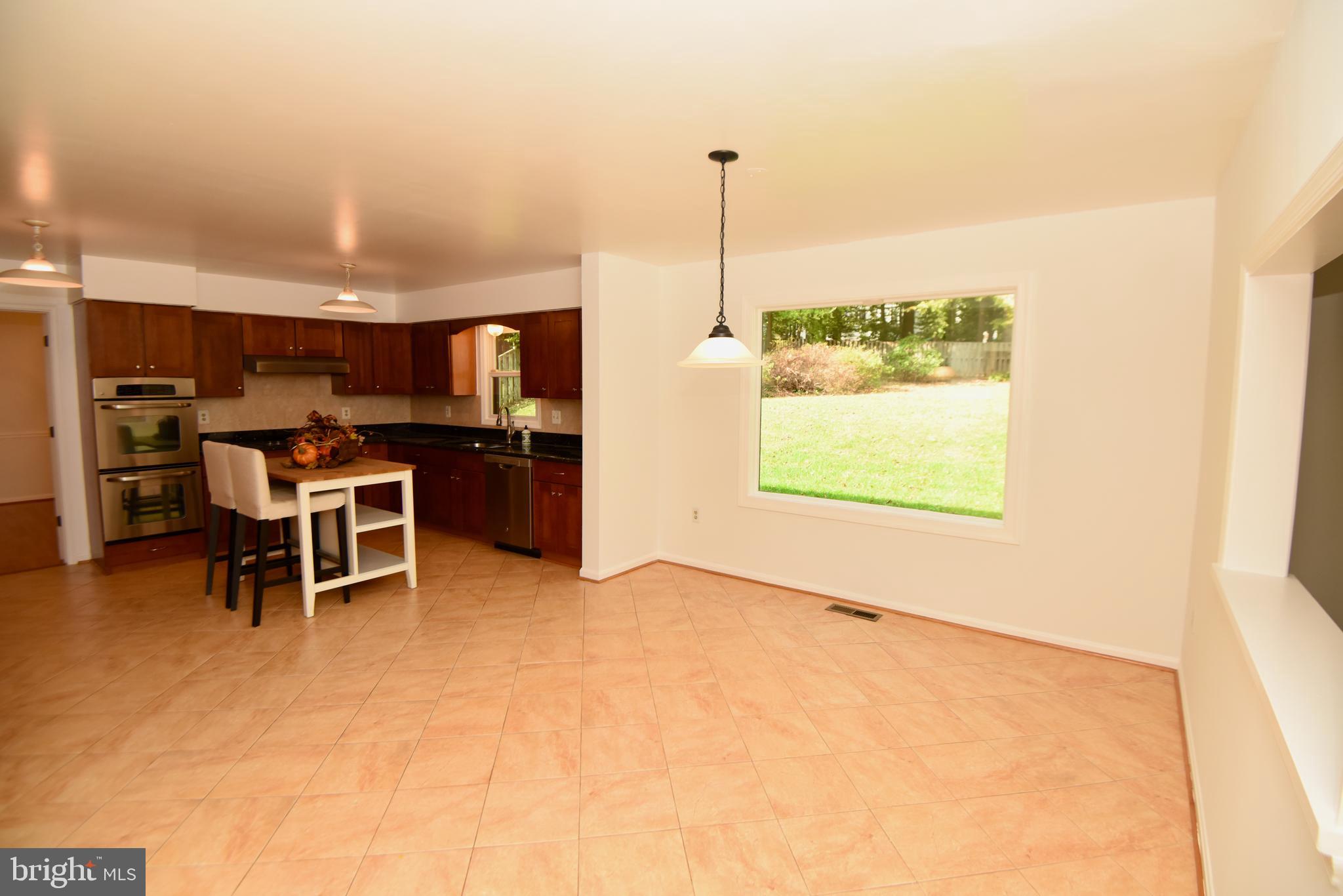 735 Ridge Drive McLean, VA 22101 - Photo 8 of 37 Breakfast Room