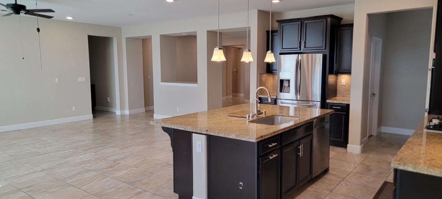 1052 Lavender Street Manteca, CA 95337 - Photo 9 of 29
