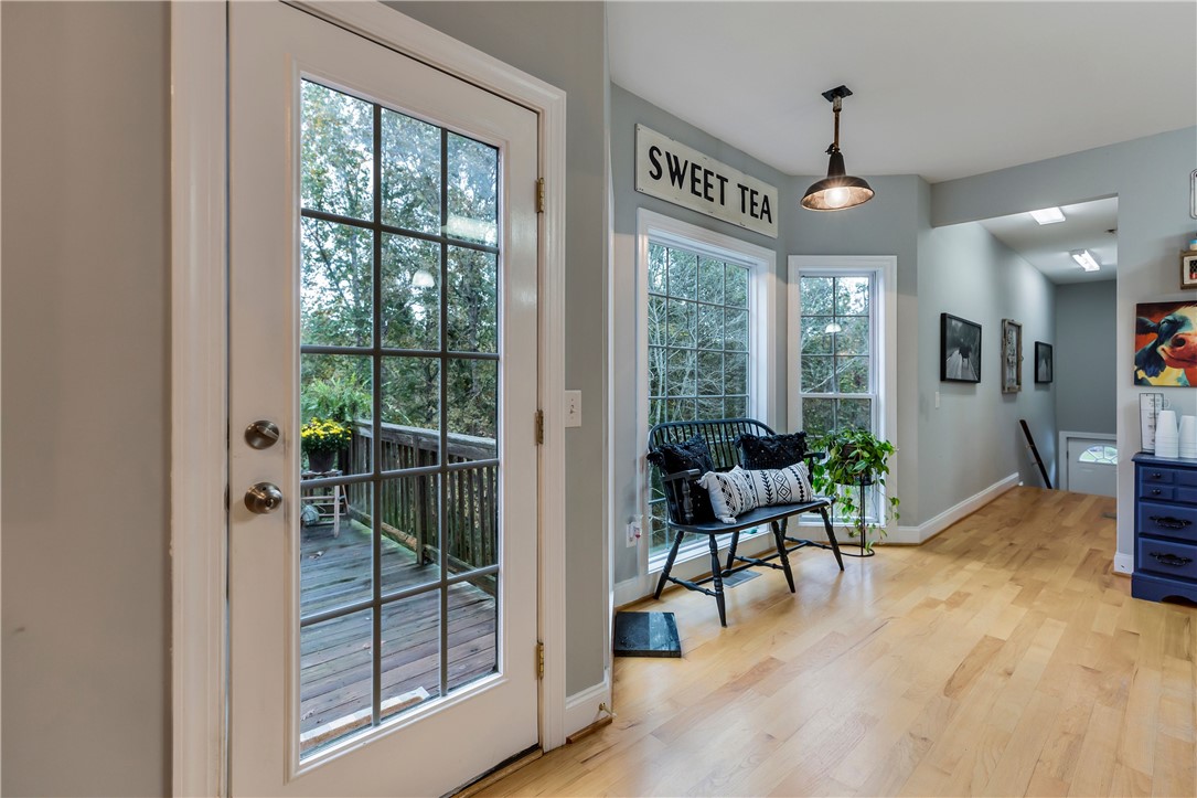 237 Stone Pond Way Seneca, SC 29678 - Photo 4 of 48 Gallery Image 4