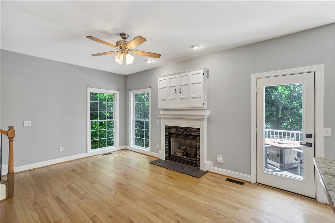 237 Stone Pond Way Seneca, SC 29678 - Photo 6 of 48 Gallery Image 6
