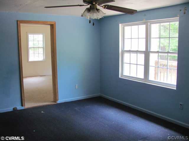 8611 Crumps Mill Road Quinton, VA 23141 - Photo 3 of 13 Living Room