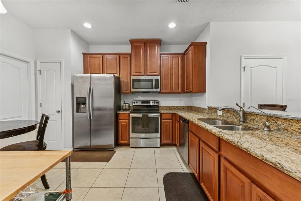 2129 Lennox Dale Lane Brandon, FL 33510 - Photo 7 of 34