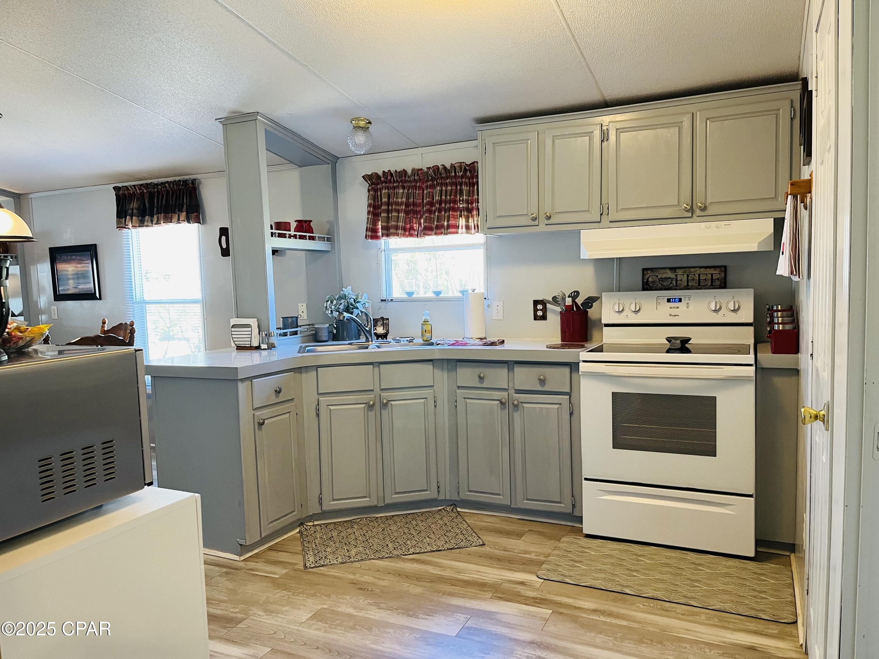3010 5 Points Road Cottondale, FL 32431 - Photo 2 of 55