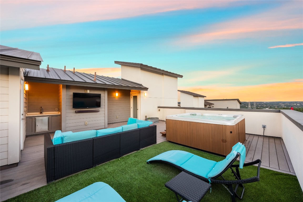 4300 Mansfield Dam Road, Unit 621 Austin, TX 78734 - Photo 23 of 34 a view of a terrace with a chair