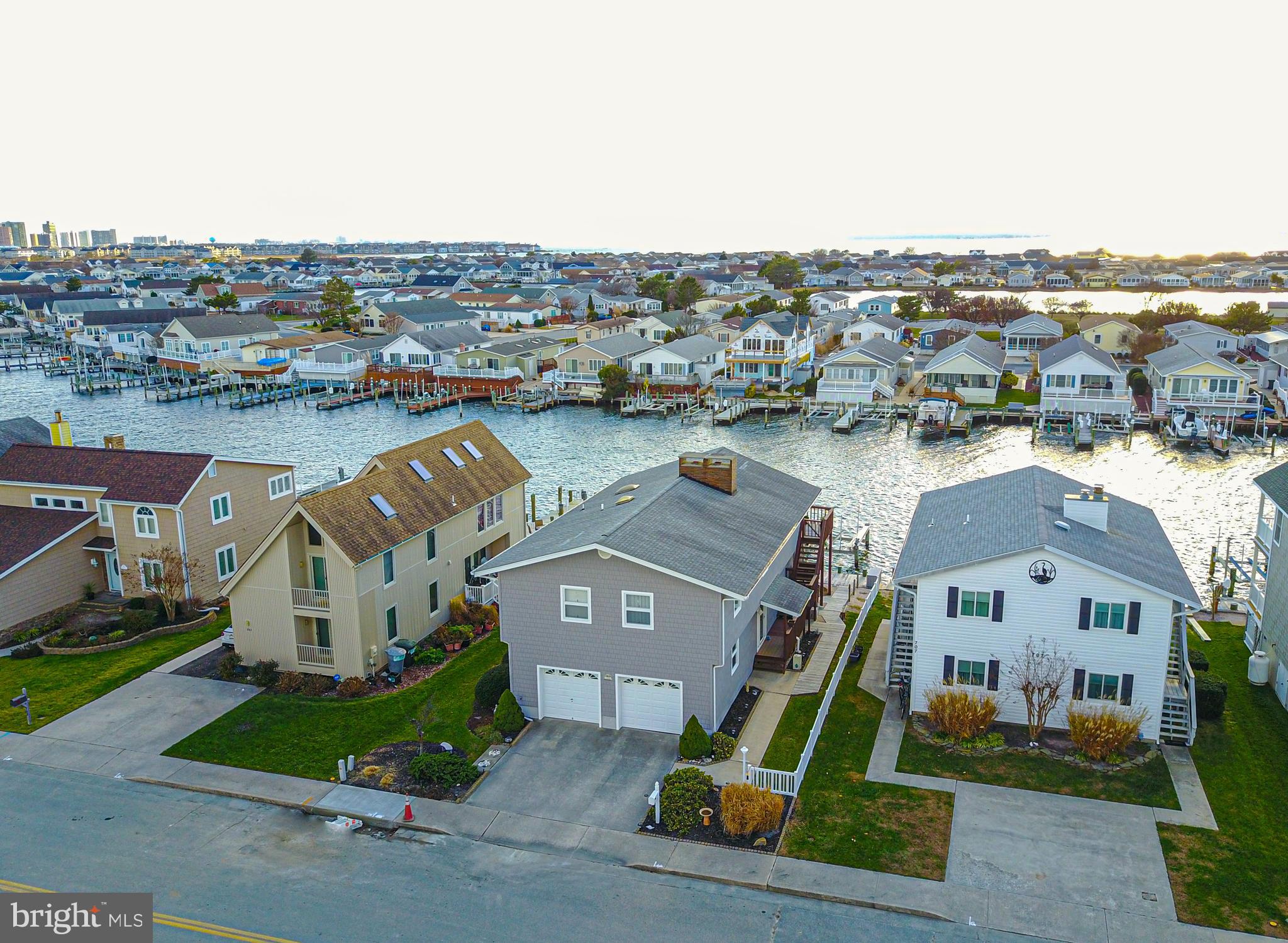 705 South Surf Road Ocean City, MD 21842 - Photo 3 of 98 Gallery Image 3