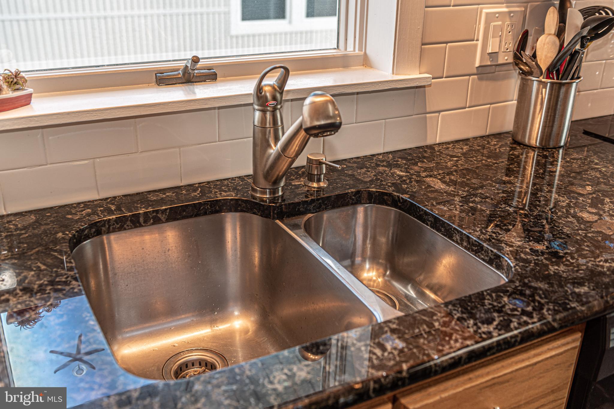 705 South Surf Road Ocean City, MD 21842 - Photo 37 of 98 Gallery Image 37