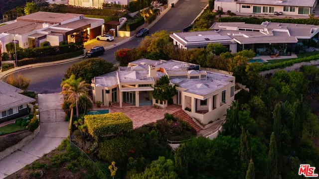 $8,995,000 | 1058 Vista Grande Drive, Pacific Palisades, CA 90272