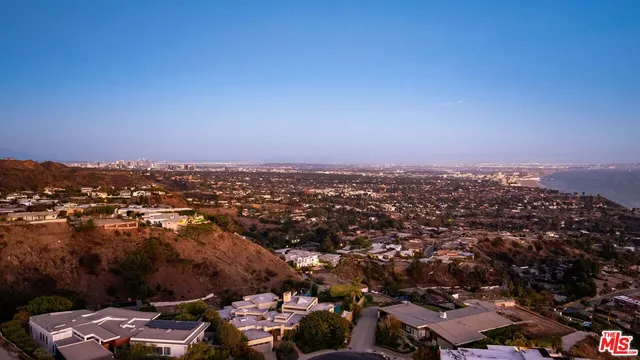 $8,995,000 | 1058 Vista Grande Drive, Pacific Palisades, CA 90272