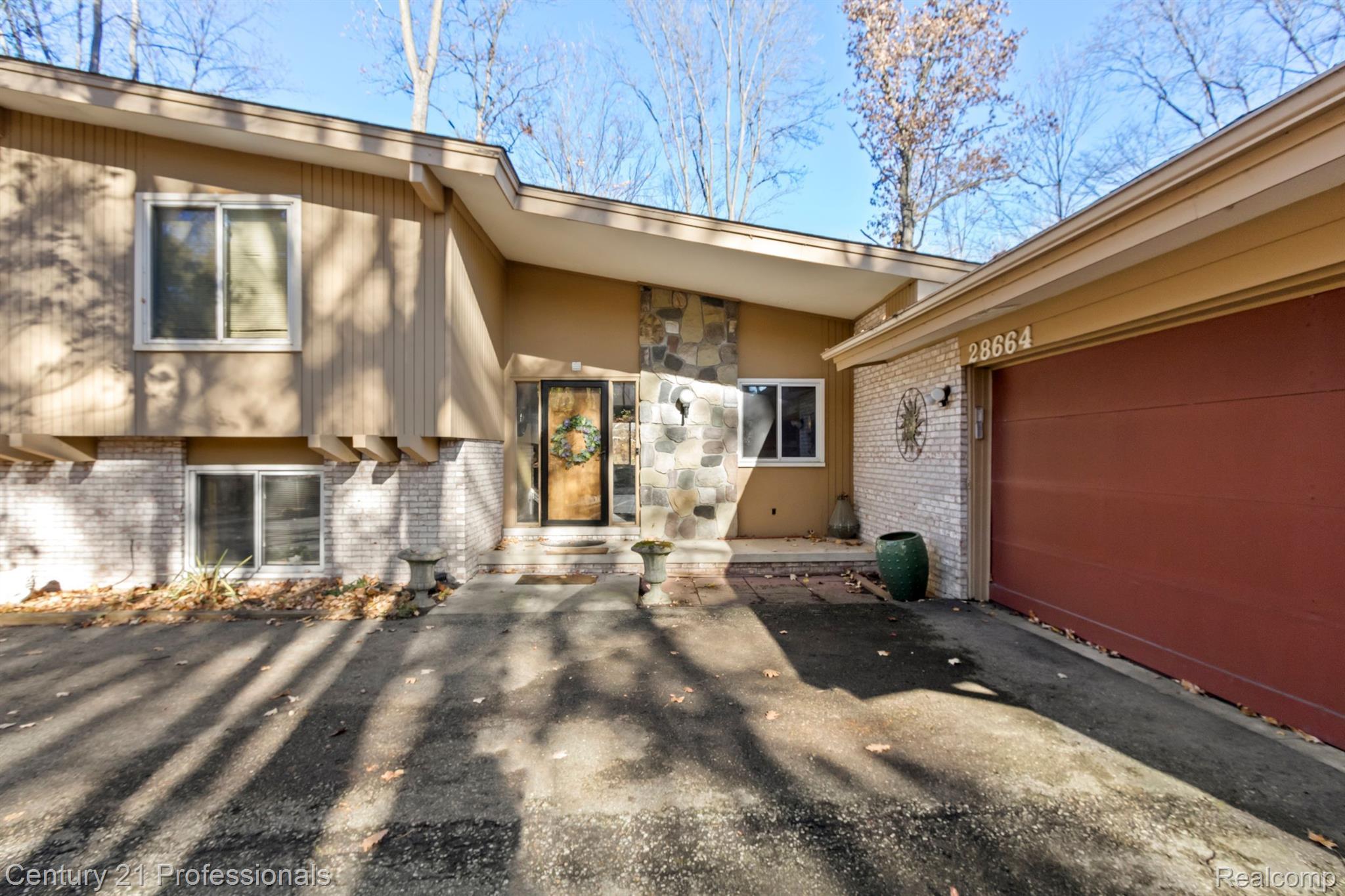 28664 West 12 Mile Road Farmington, MI 48334 - Photo 3 of 49 Welcome to your new home ~ 5 Beds 4 Baths