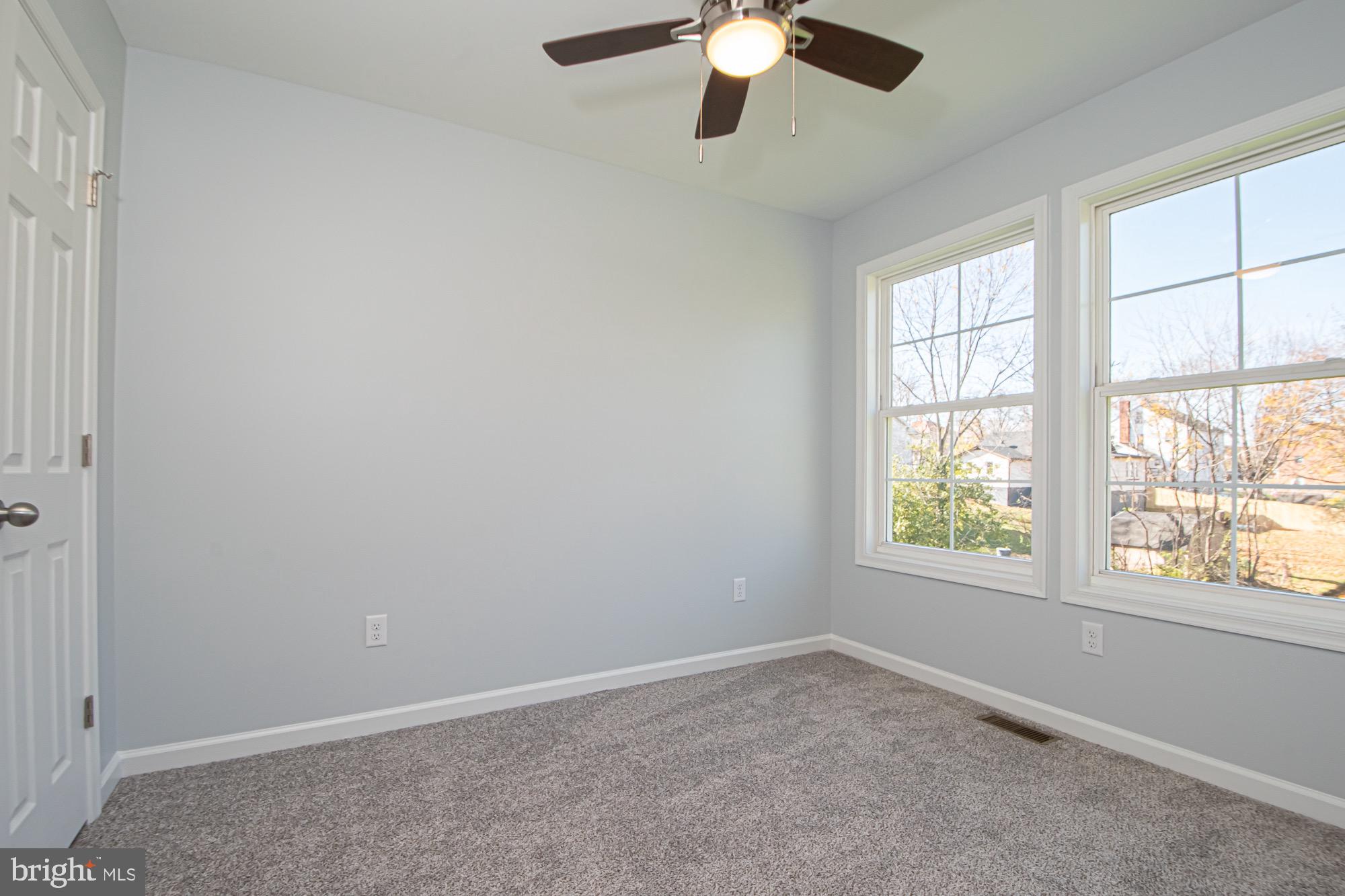 709 Ross Street Winchester, VA 22601 - Photo 28 of 40 an empty room with a window