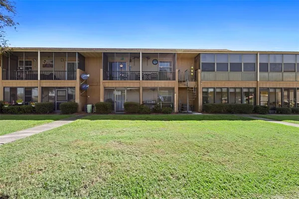 $279,000 | 1640 Juno Trail, Unit 202D, Astor, FL 32102