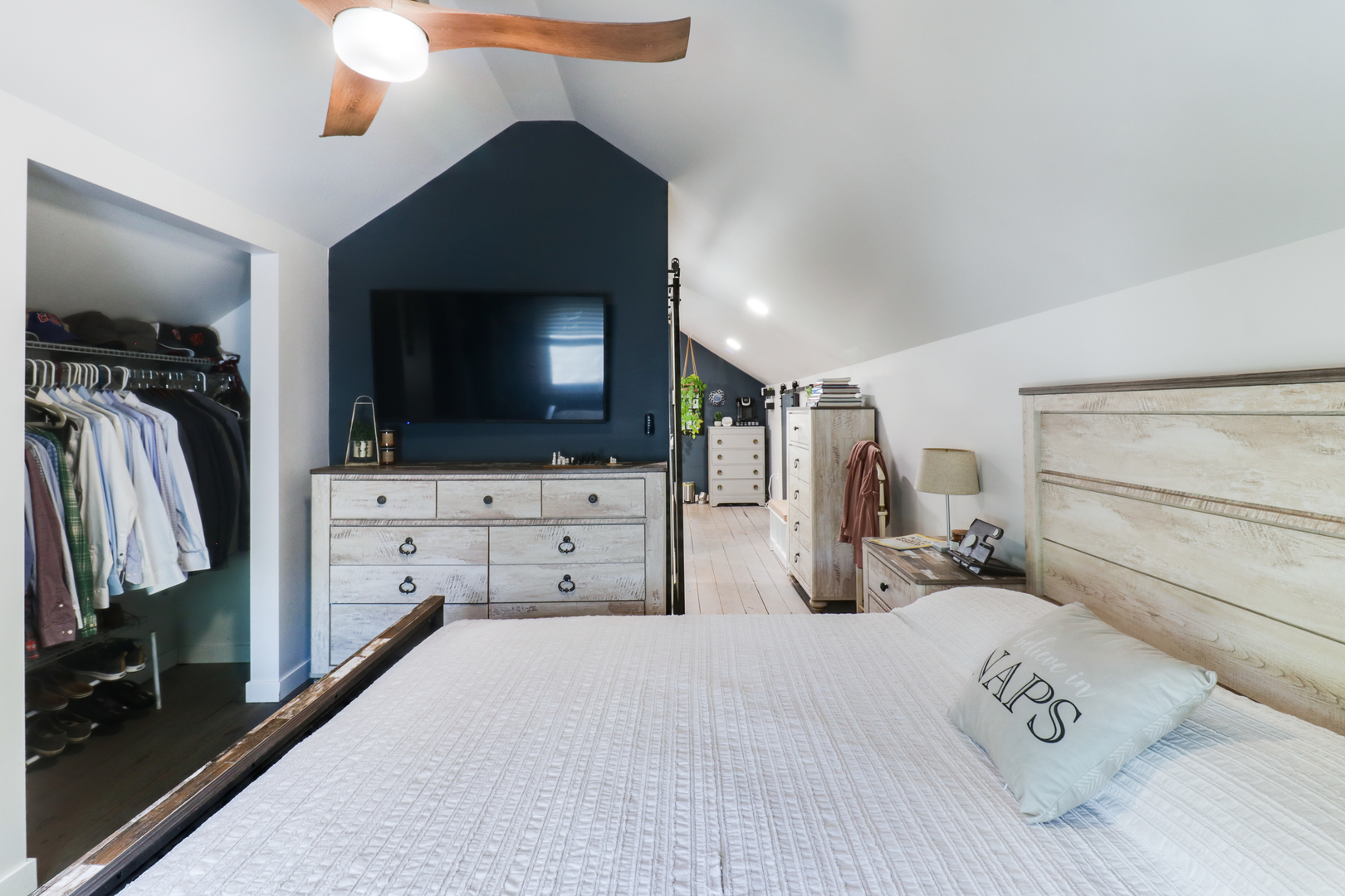 4 University Court Normal, IL 61761 - Photo 26 of 54 a view of a livingroom with furniture