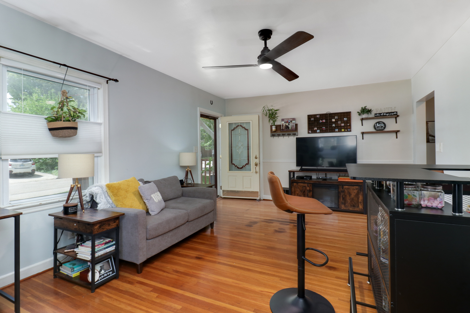 4 University Court Normal, IL 61761 - Photo 8 of 54 a living room with furniture and a flat screen tv