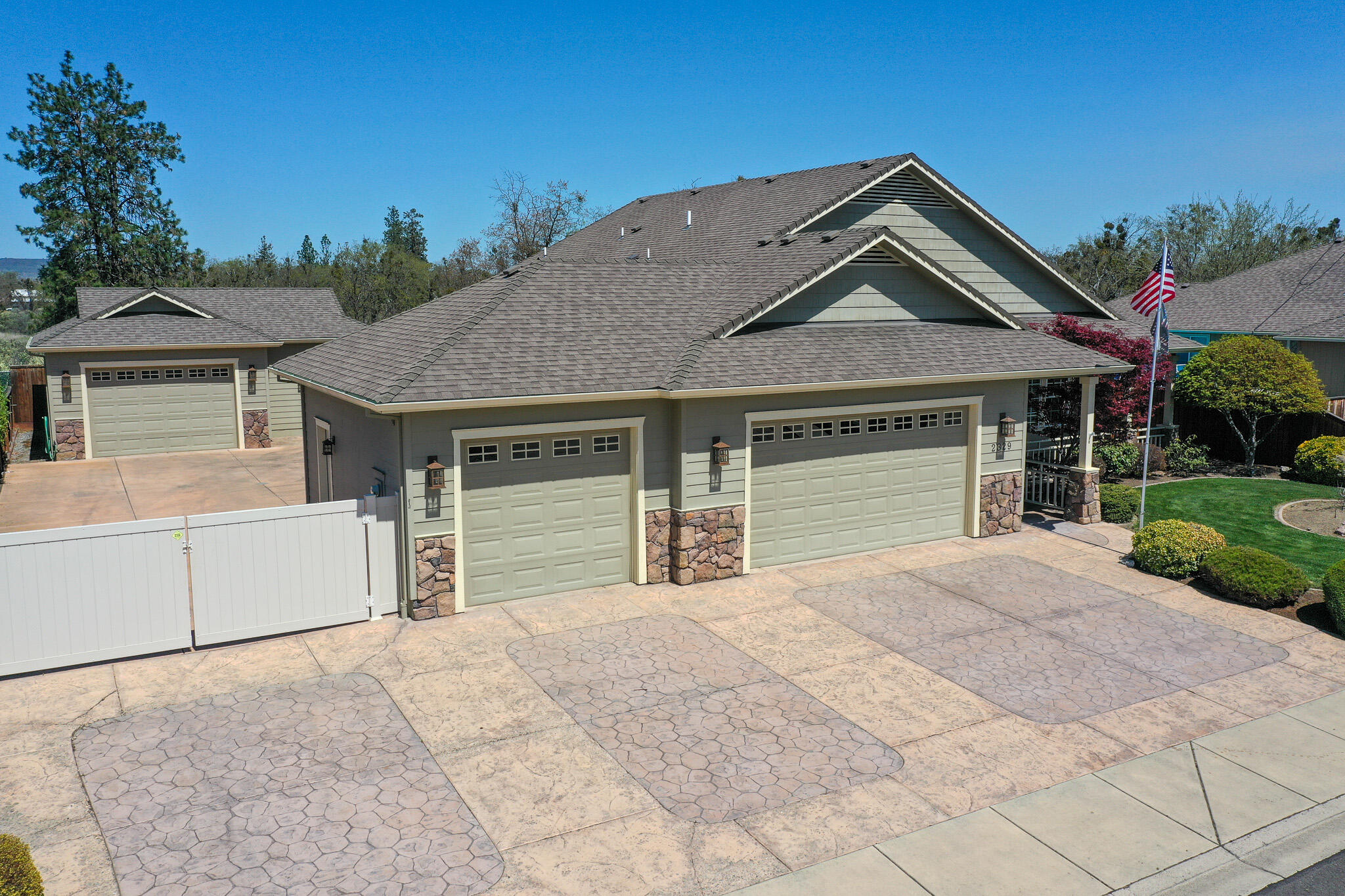 2329 Rabun Way Central Point, OR 97502 - Photo 7 of 40 DJI_0028