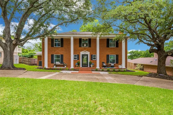$599,900 | 207 Rockbrook Drive, Rockwall, TX 75087