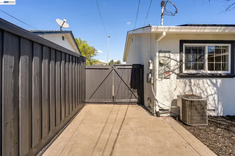 $1,199,998 | 7434 Larkdale Avenue, Dublin, CA 94568