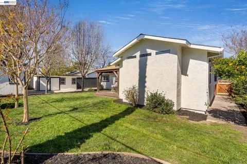 $1,199,998 | 7434 Larkdale Avenue, Dublin, CA 94568