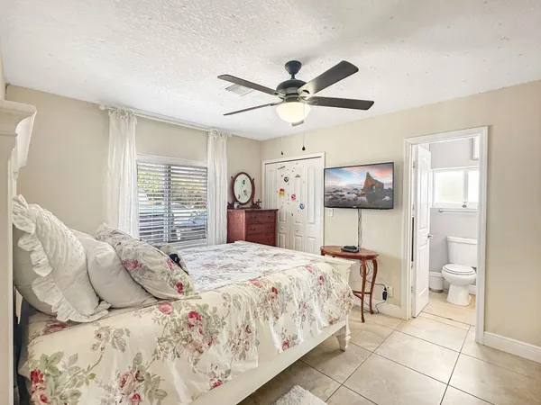 $9,000 | 280 Southeast 3rd Avenue, Pompano Beach, FL 33060