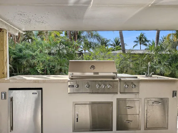 $9,000 | 280 Southeast 3rd Avenue, Pompano Beach, FL 33060