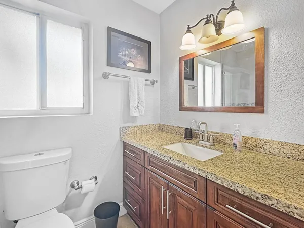 $9,000 | 280 Southeast 3rd Avenue, Pompano Beach, FL 33060