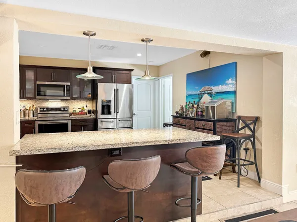 $9,000 | 280 Southeast 3rd Avenue, Pompano Beach, FL 33060