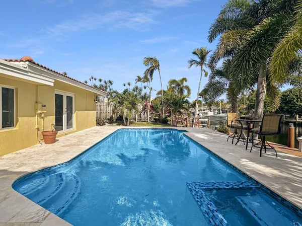 $9,000 | 280 Southeast 3rd Avenue, Pompano Beach, FL 33060