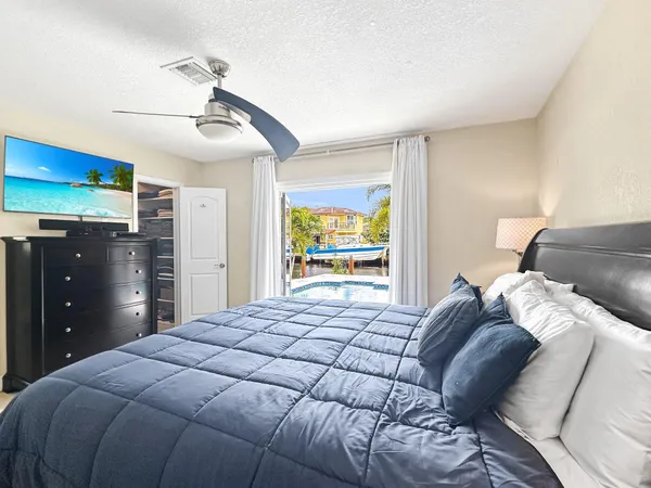 $9,000 | 280 Southeast 3rd Avenue, Pompano Beach, FL 33060