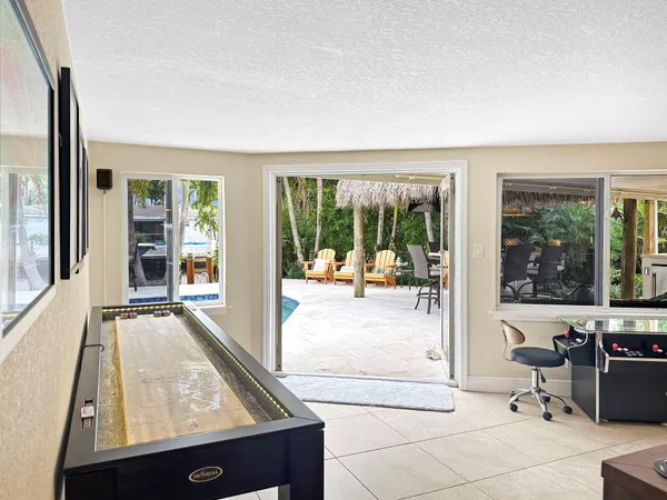 $9,000 | 280 Southeast 3rd Avenue, Pompano Beach, FL 33060