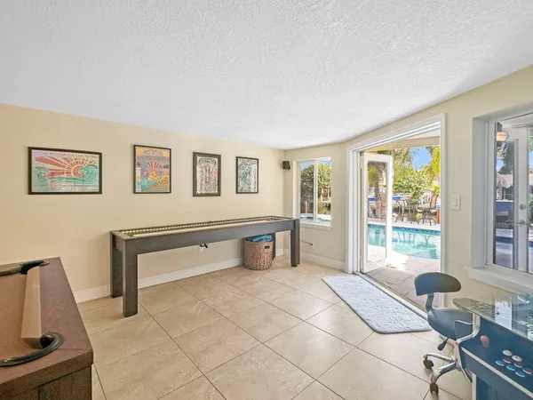 $9,000 | 280 Southeast 3rd Avenue, Pompano Beach, FL 33060