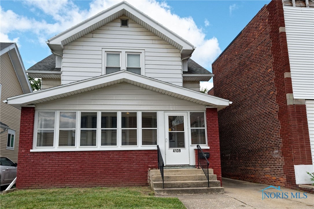 4139 Bennett Road Toledo, OH 43612 - Photo 1 of 23 FRONT VIEW