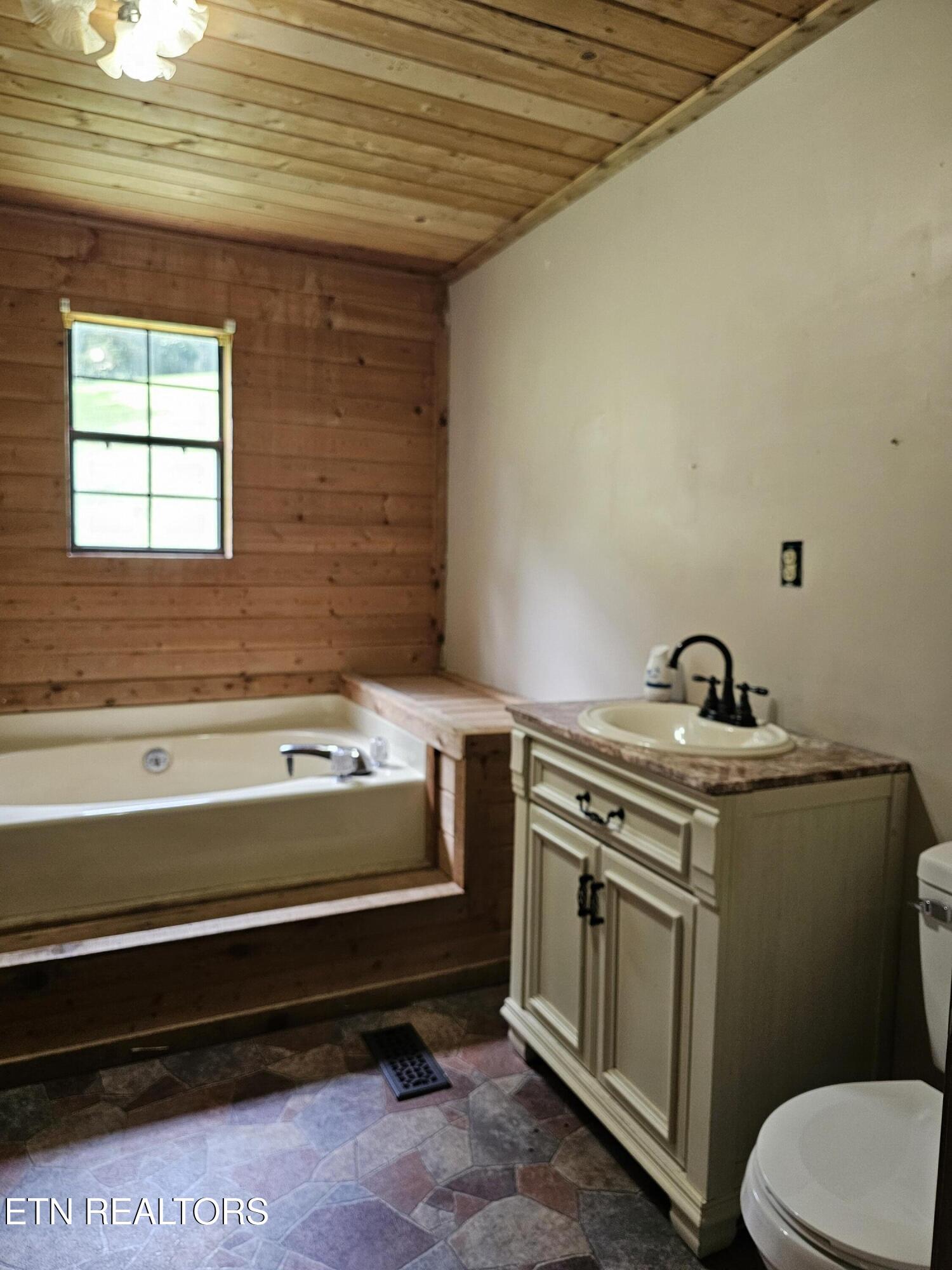 264 Old Long Hollow Road La Follette, TN 37766 - Photo 15 of 26 20260616_122031