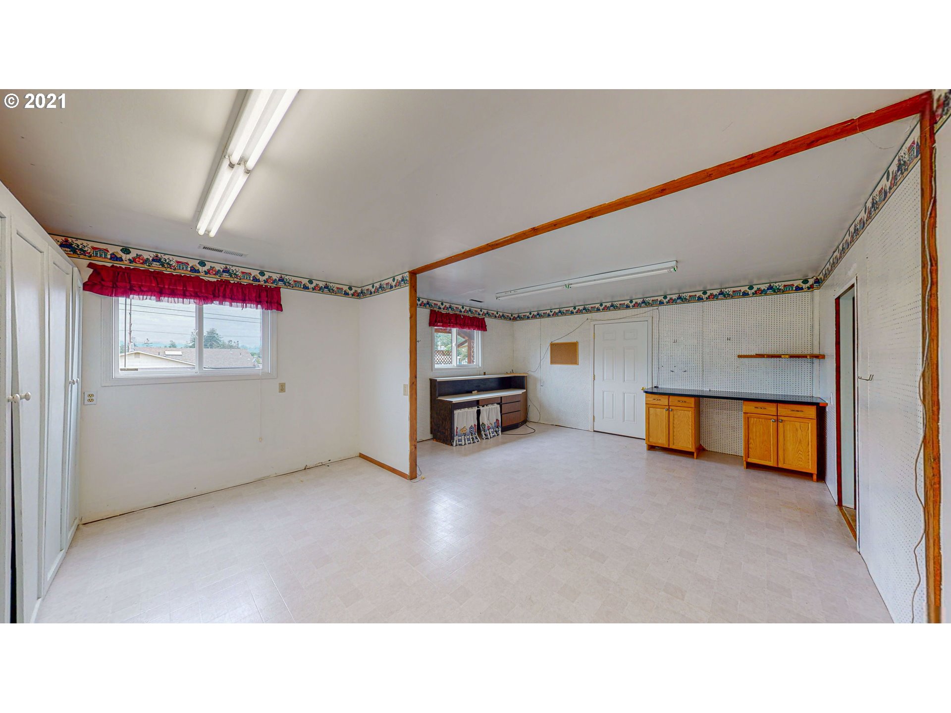 514 25th Street Myrtle Point, OR 97458 - Photo 7 of 30 Gallery Image 7