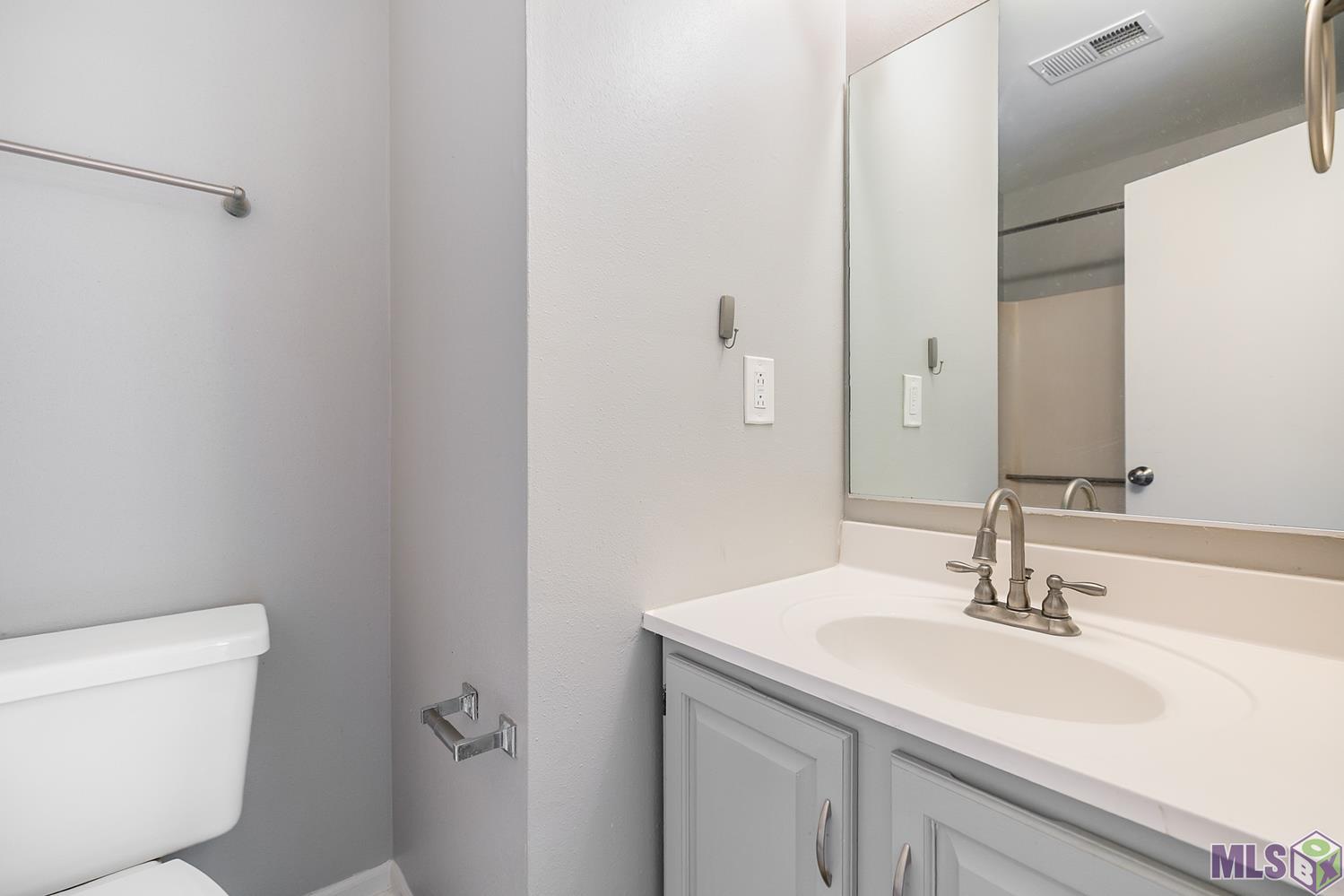 1825 South Brightside View Drive, Unit E Baton Rouge, LA 70820 - Photo 10 of 11