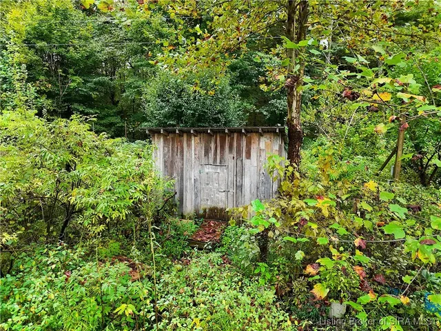 $325,000 | 6653 Lincoln Springs Road Northwest, Depauw, IN 47115