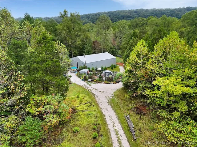 $325,000 | 6653 Lincoln Springs Road Northwest, Depauw, IN 47115