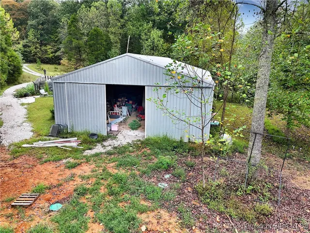 $325,000 | 6653 Lincoln Springs Road Northwest, Depauw, IN 47115