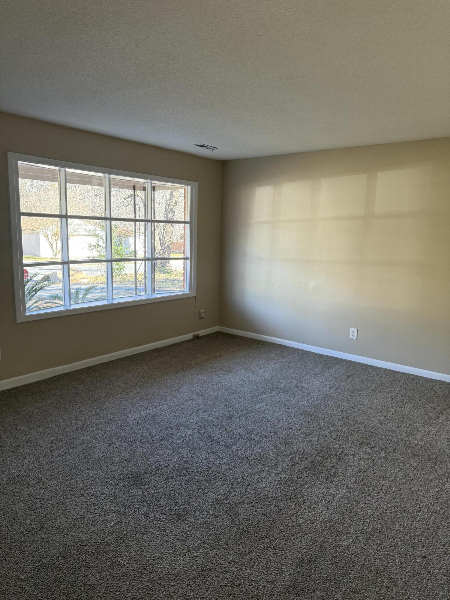 1218 State Rd S-8-806 Moncks Corner, SC 29461 - Photo 3 of 12 Photo Jan 19 2026, 10 59 14 AM