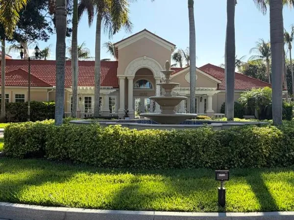 $1,895 | 1590 South 42ND Circle, Unit 308, Vero Beach, FL 32967