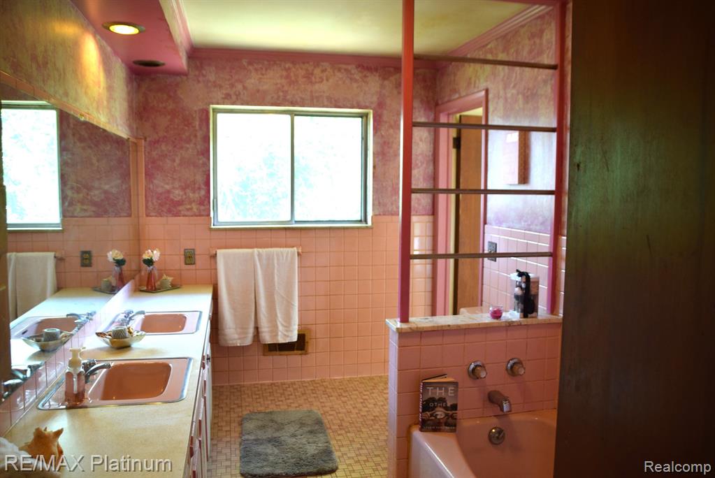 5380 Pinckney Road Howell, MI 48843 - Photo 14 of 26