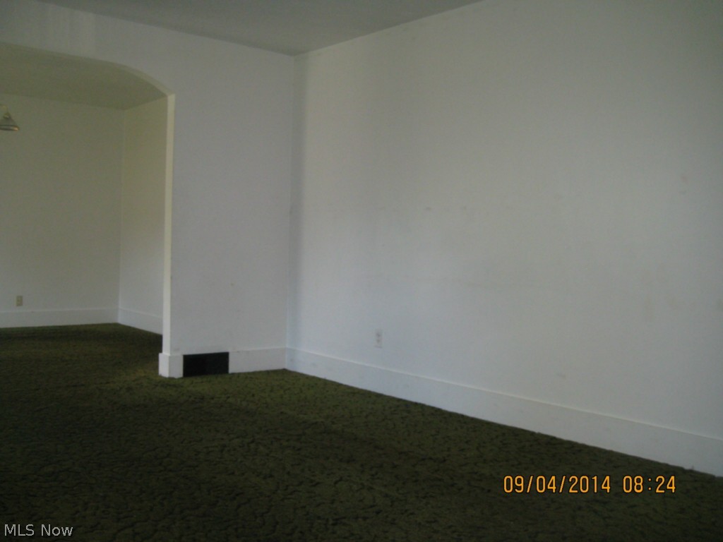 864 Aberdeen Street Akron, OH 44310 - Photo 3 of 14
