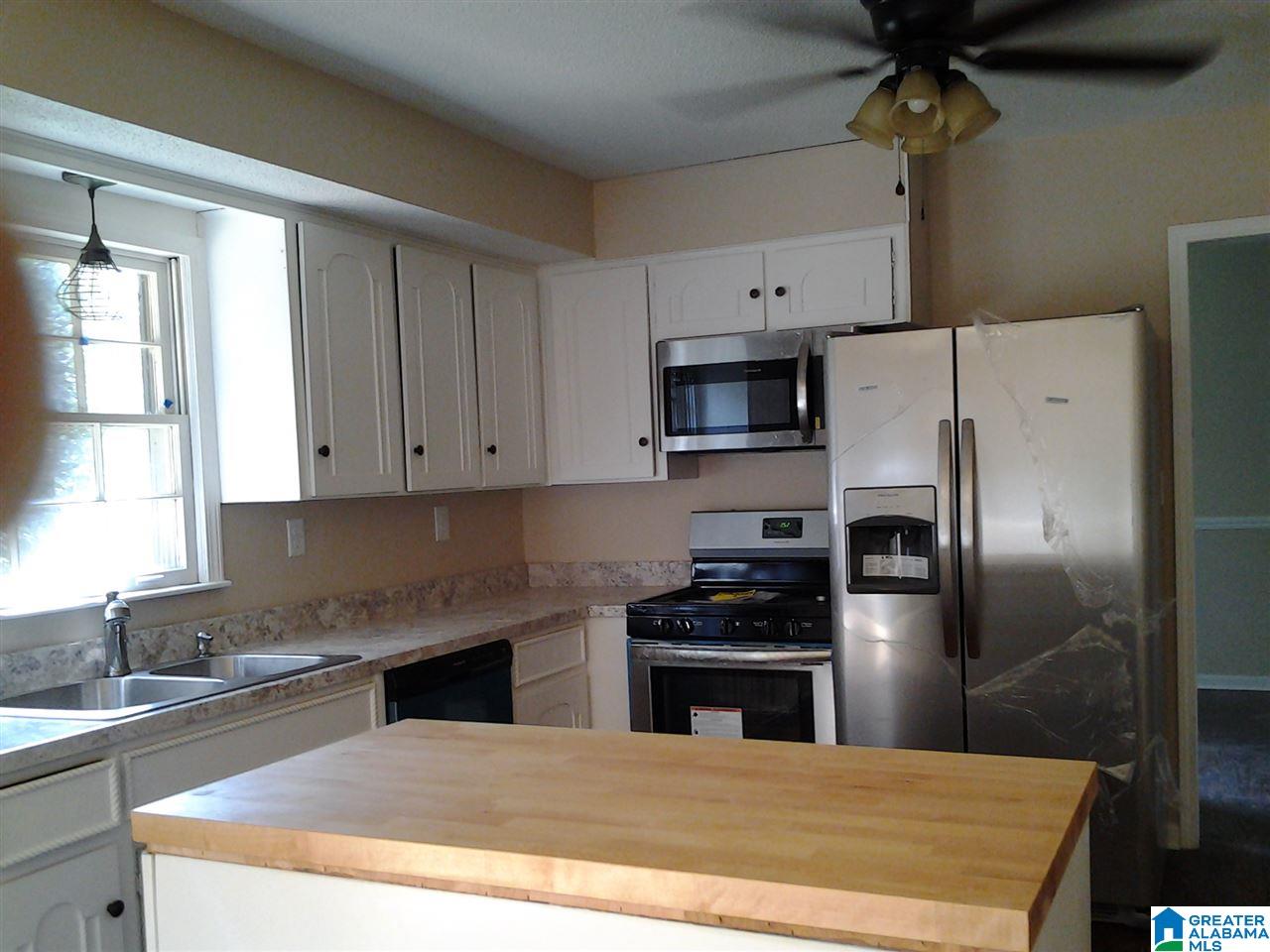 401 26th Avenue Northeast Center Point, AL 35215 - Photo 2 of 30