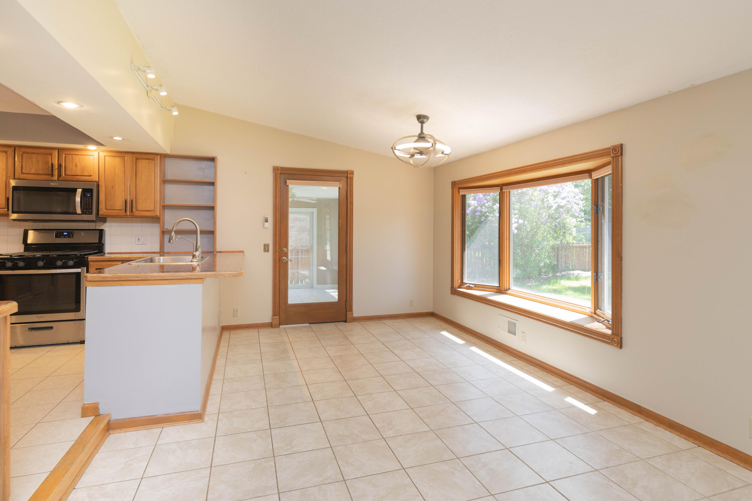 1830 Banbury Road Kalamazoo, MI 49001 - Photo 17 of 38 1830_Banbury_17