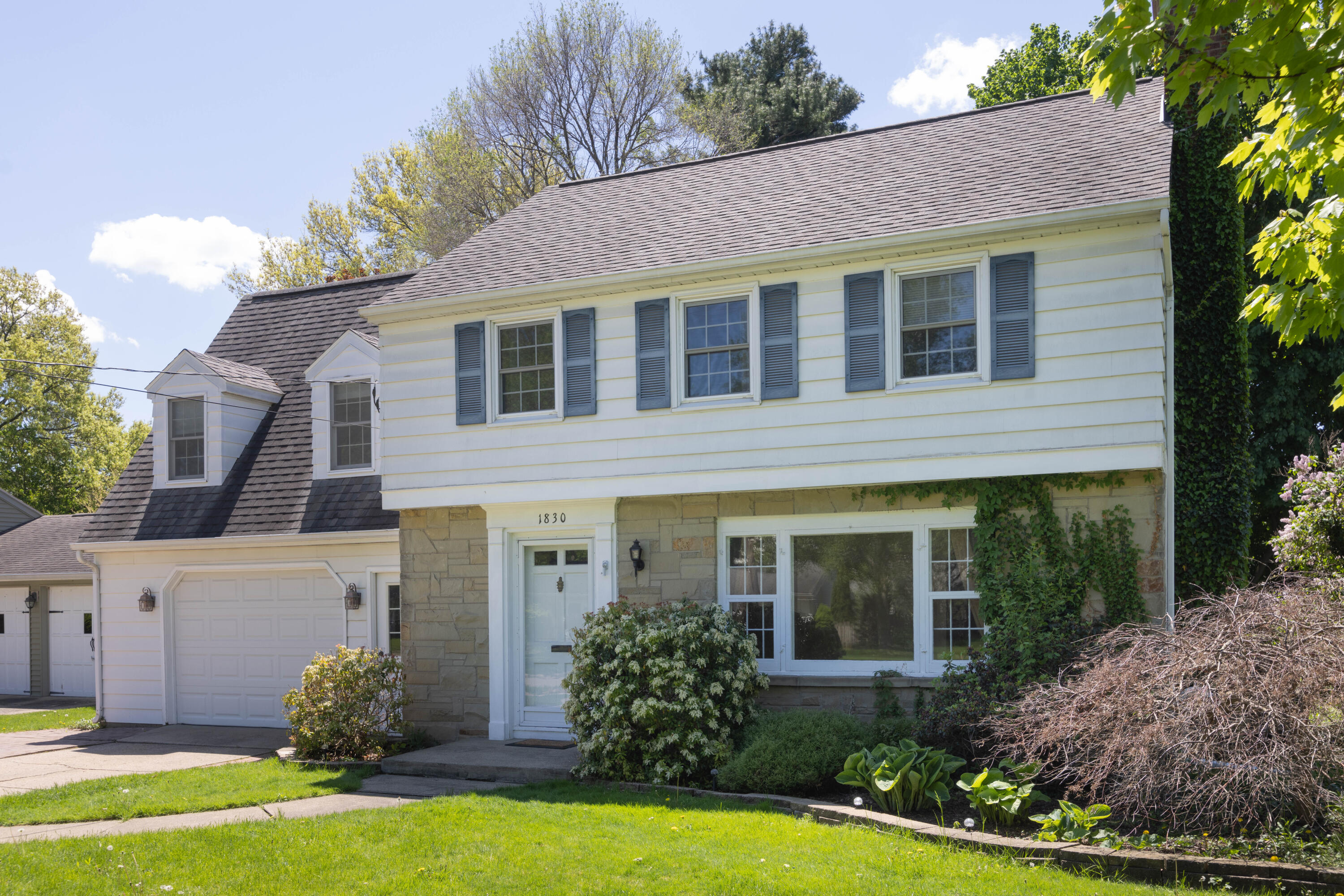 1830 Banbury Road Kalamazoo, MI 49001 - Photo 2 of 38 1830_Banbury_01