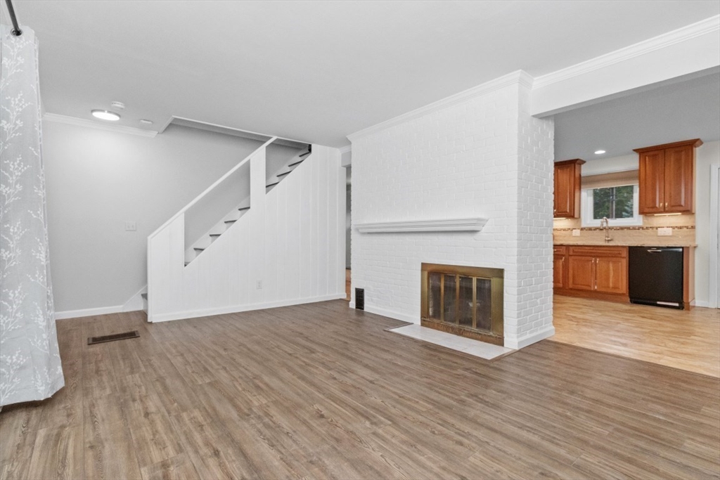 36 Porter Road Natick, MA 01760 - Photo 5 of 39 Gallery Image 5