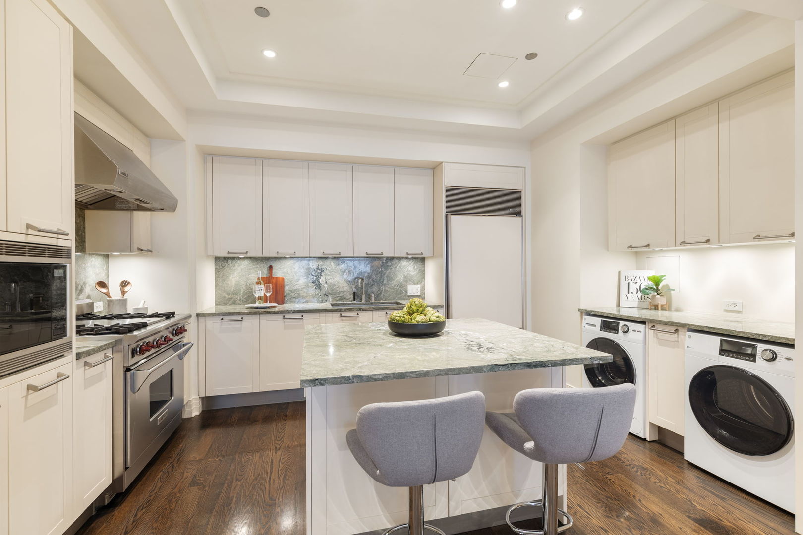 159 East Walton Place, Unit 9E Chicago, IL 60611 - Photo 14 of 32