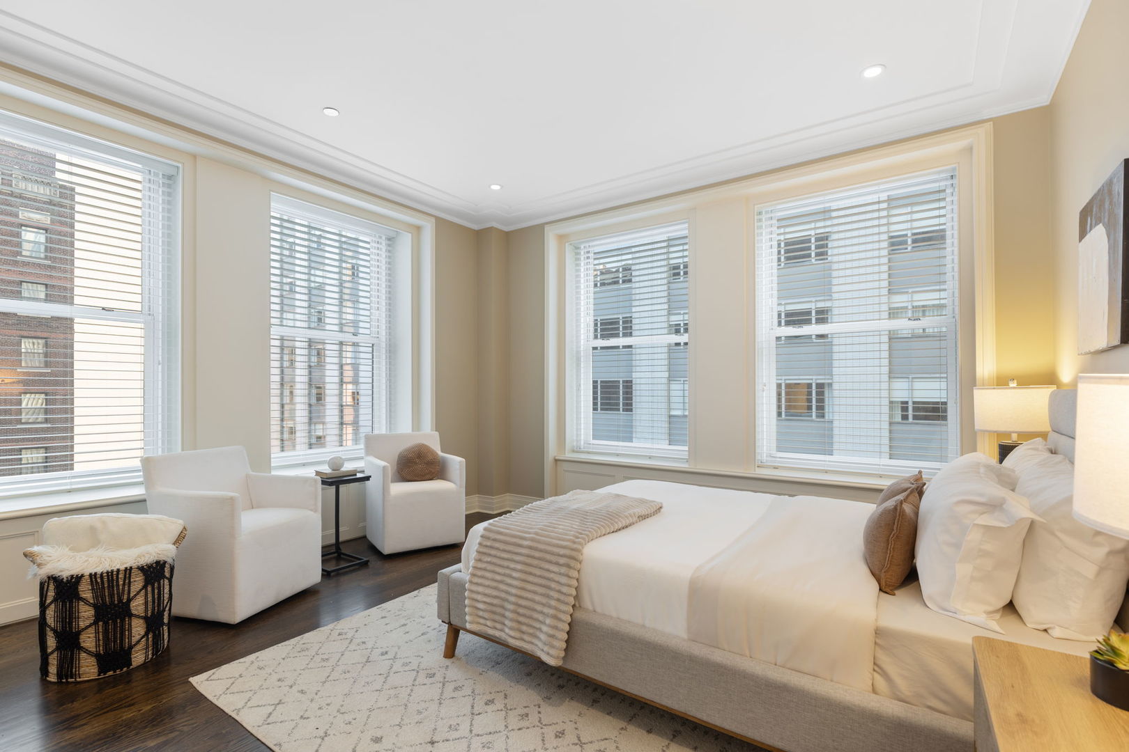 159 East Walton Place, Unit 9E Chicago, IL 60611 - Photo 25 of 32