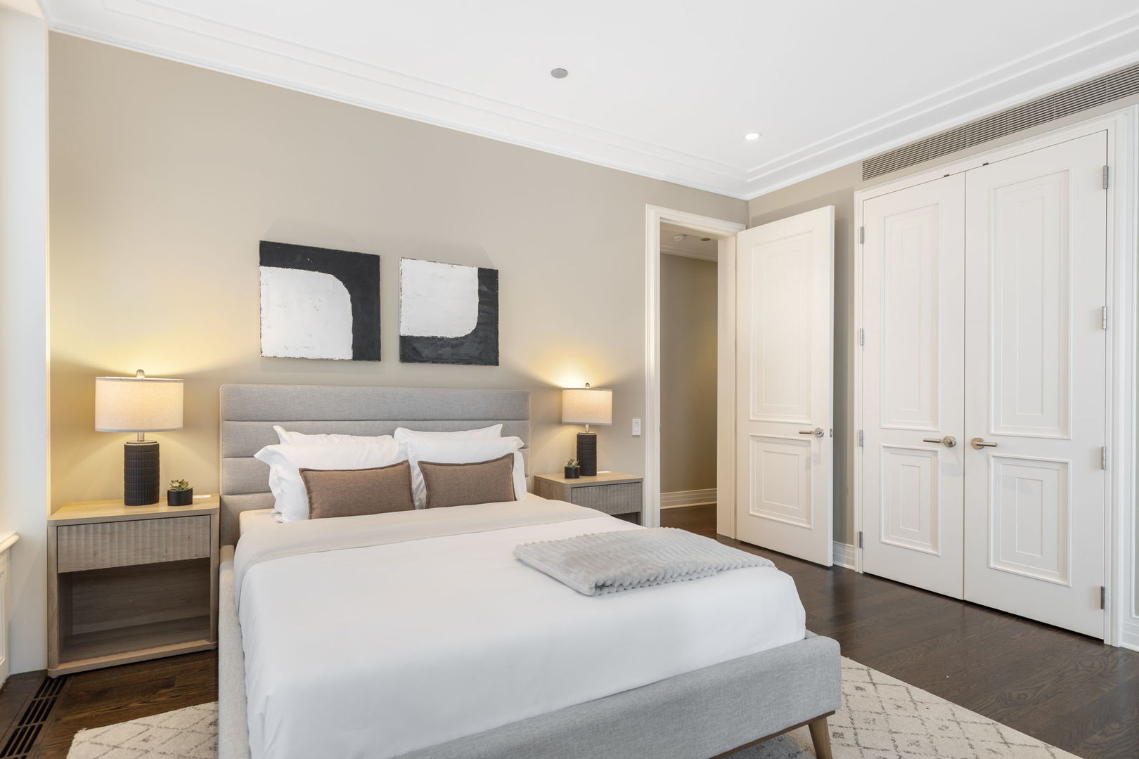 159 East Walton Place, Unit 9E Chicago, IL 60611 - Photo 27 of 32